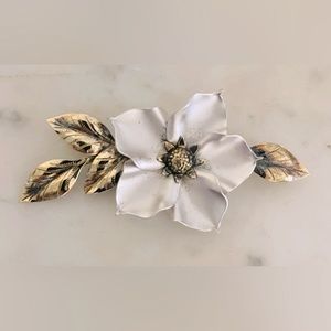 Vintage 60's Dogwood Brooch  /  Pin BOND DOVO